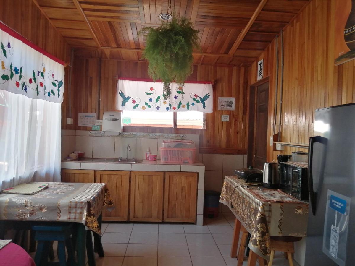 Pension Y Cabinas Colibri B&B Costa Rica Monteverde 外观 照片