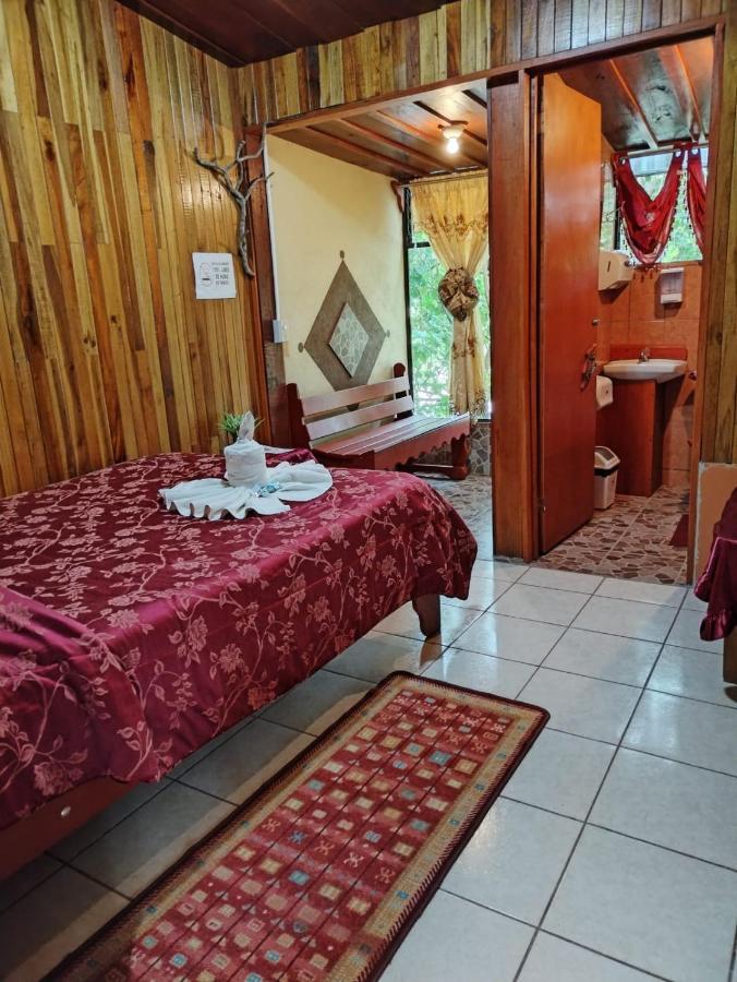 Pension Y Cabinas Colibri B&B Costa Rica Monteverde 外观 照片